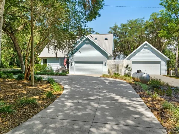 6085 S Royal Dr, Homosassa, FL 34448