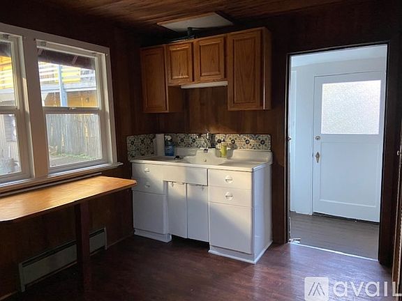 4th image of 3126 Portage Bay Pl E