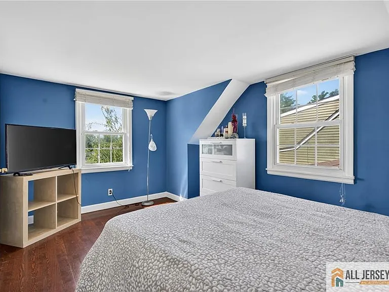177 Midfield Rd — Photo 9