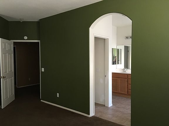 3rd image of 15047 Strawberry Ln