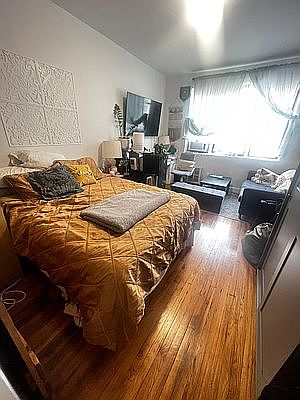 3rd image of 624 E 11th St #3CA