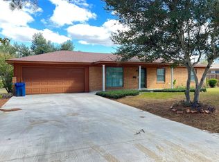 209 Red Bird Ln, Mexia, TX 76667