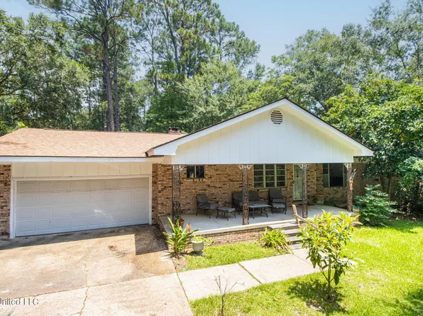 2616 Fairley Rd, Gautier, MS 39553