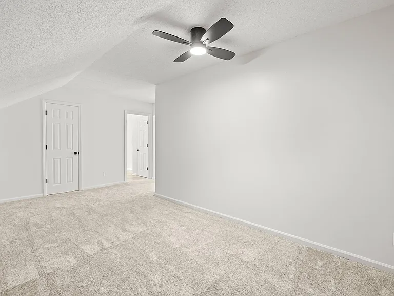 390 Steele Wood Dr — Photo 35