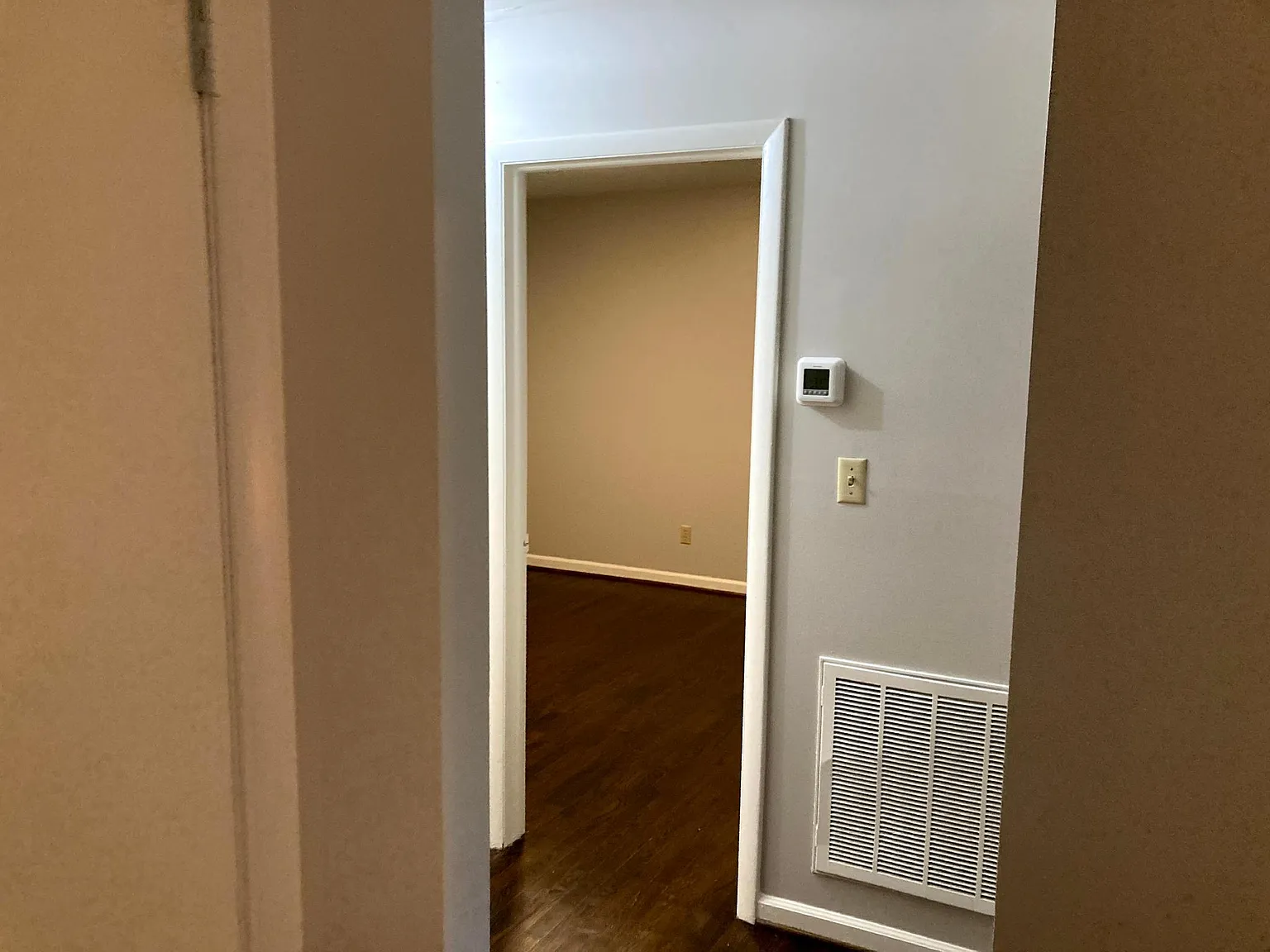 2 bed, 735 sqft, $1,350 — Photo 1