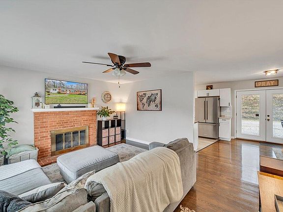 4th image of 3988 Welcome Valley Rd SE