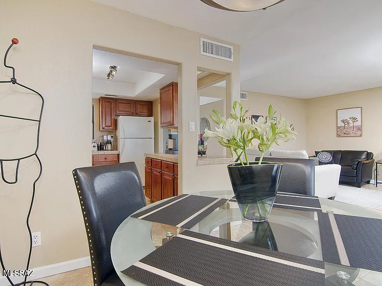 6651 N Campbell Ave #210 — Photo 5