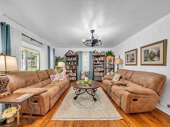 4th image of 21 Thomas Rd
