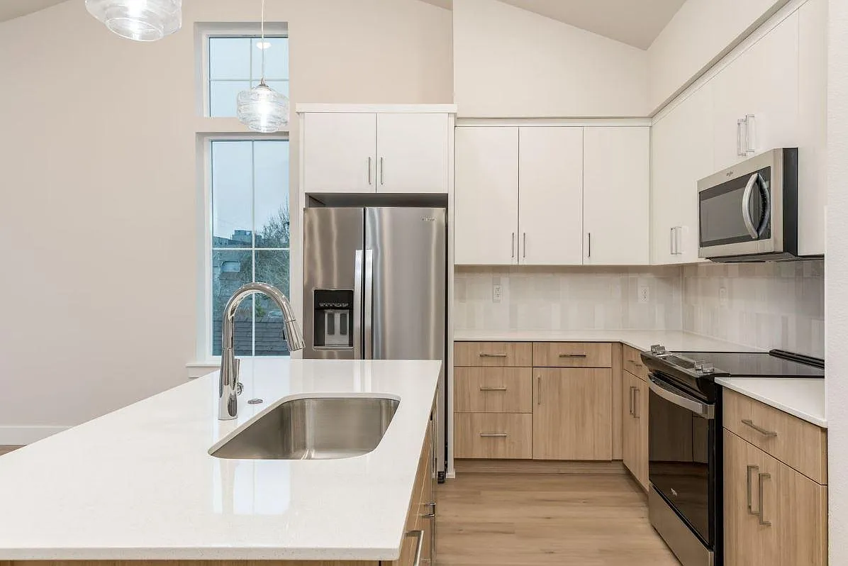 Michigan Condos — Photo 1