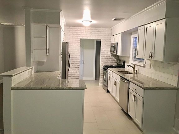 4th image of 1058 Crystal Dr