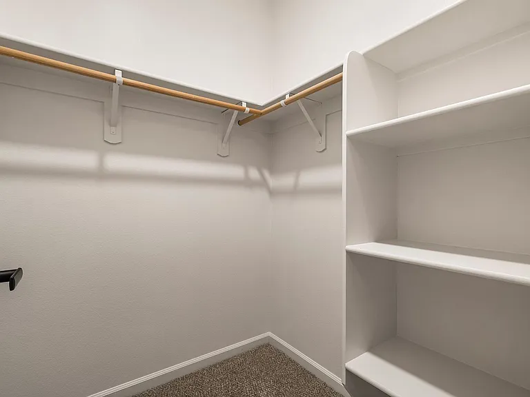 Sterling Oaks Luxury Apartments — Photo 59