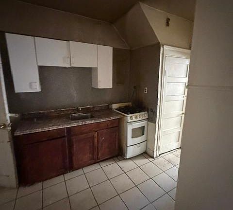 4th image of 5147 Ranstead St