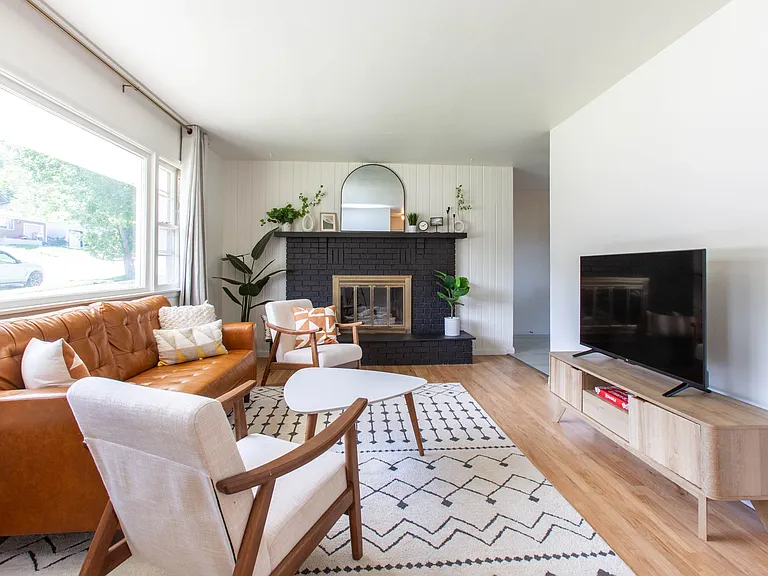 2313 Alamo Dr — Photo 18