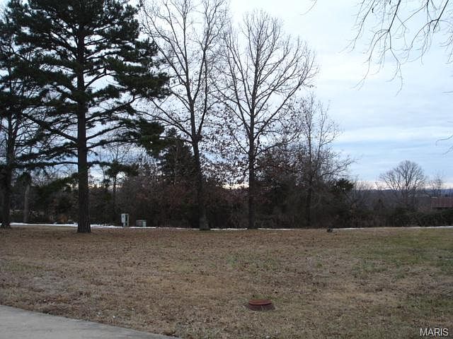 2nd image of 10 Brady Ln