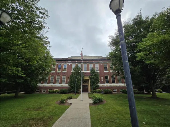 265 Sayles Ave Unit 8, Pascoag, RI 02859