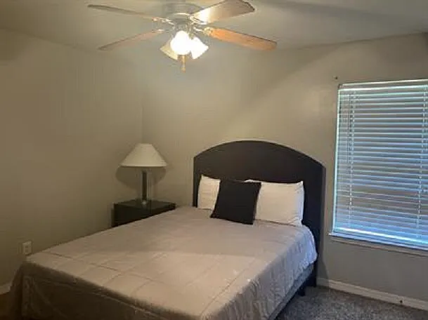 2 bed, 1.5 bath, 1008 sqft, $2,200 — Photo 2