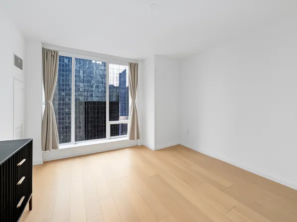 1 West End Avenue image 5 of 18