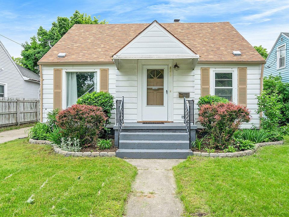1st image of 849 Eleanor St NE