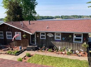 1 Lakeview Ave, Norton Shores, MI