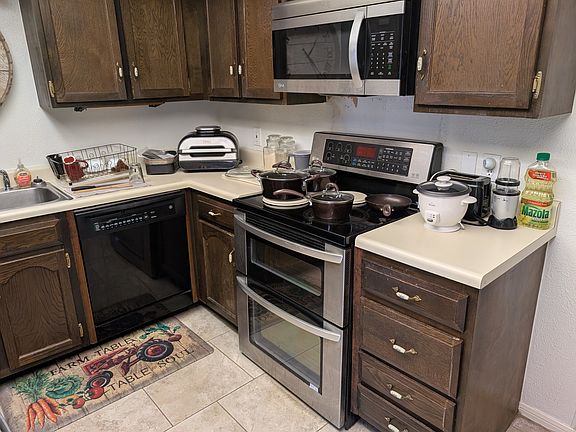 5th image of 2604 Hampshire Ln