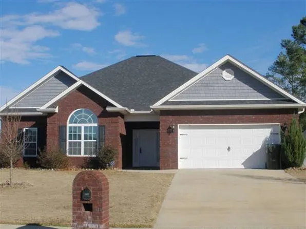 111 Hampton Meadows Dr, Bonaire, GA 31005