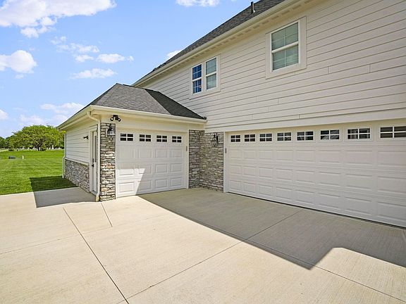 4th image of 3005 Berlin Manor Dr