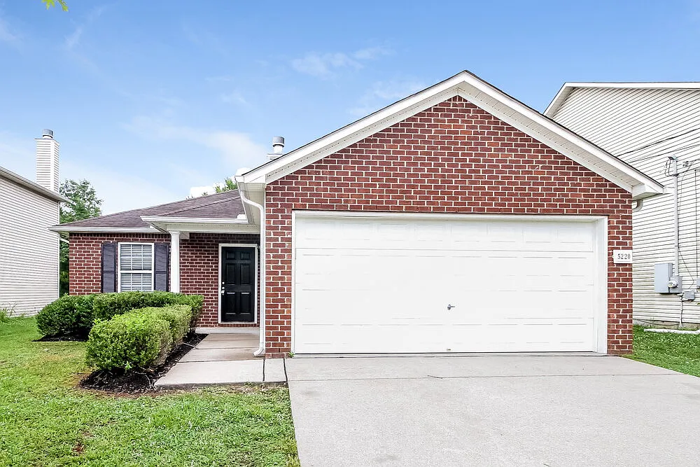 3 bed, 2.0 bath, 1429 sqft, $2,135 — Photo 1