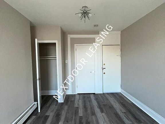 4th image of 61 Laidlaw Ave #3LM
