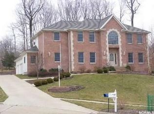 12695 Pioneer Trail Dr, North Royalton, OH