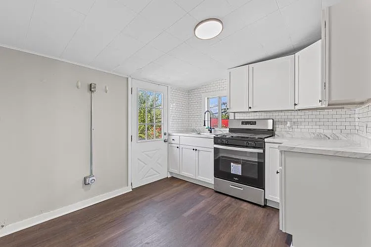 920 Premont Ave #2 — Photo 4