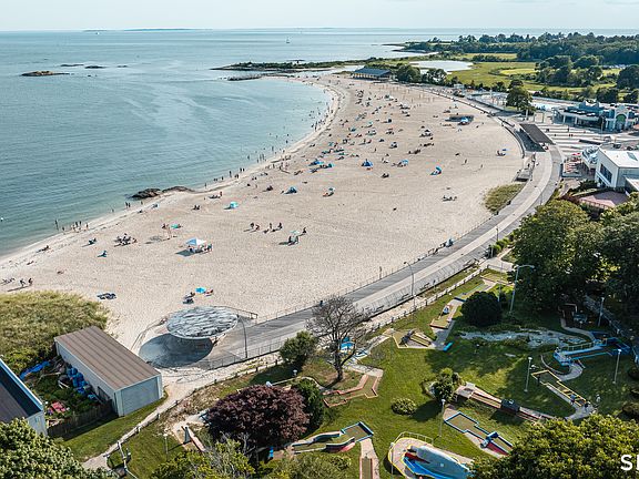 3rd image of 77 Bayshore Drive