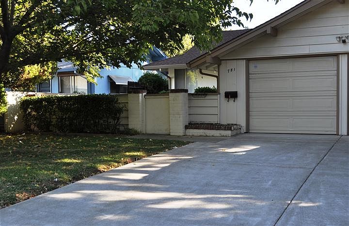 1st image of 781 El Camino Ave