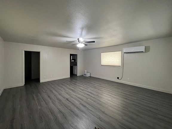 3rd image of 2101 Brunson Ave #B