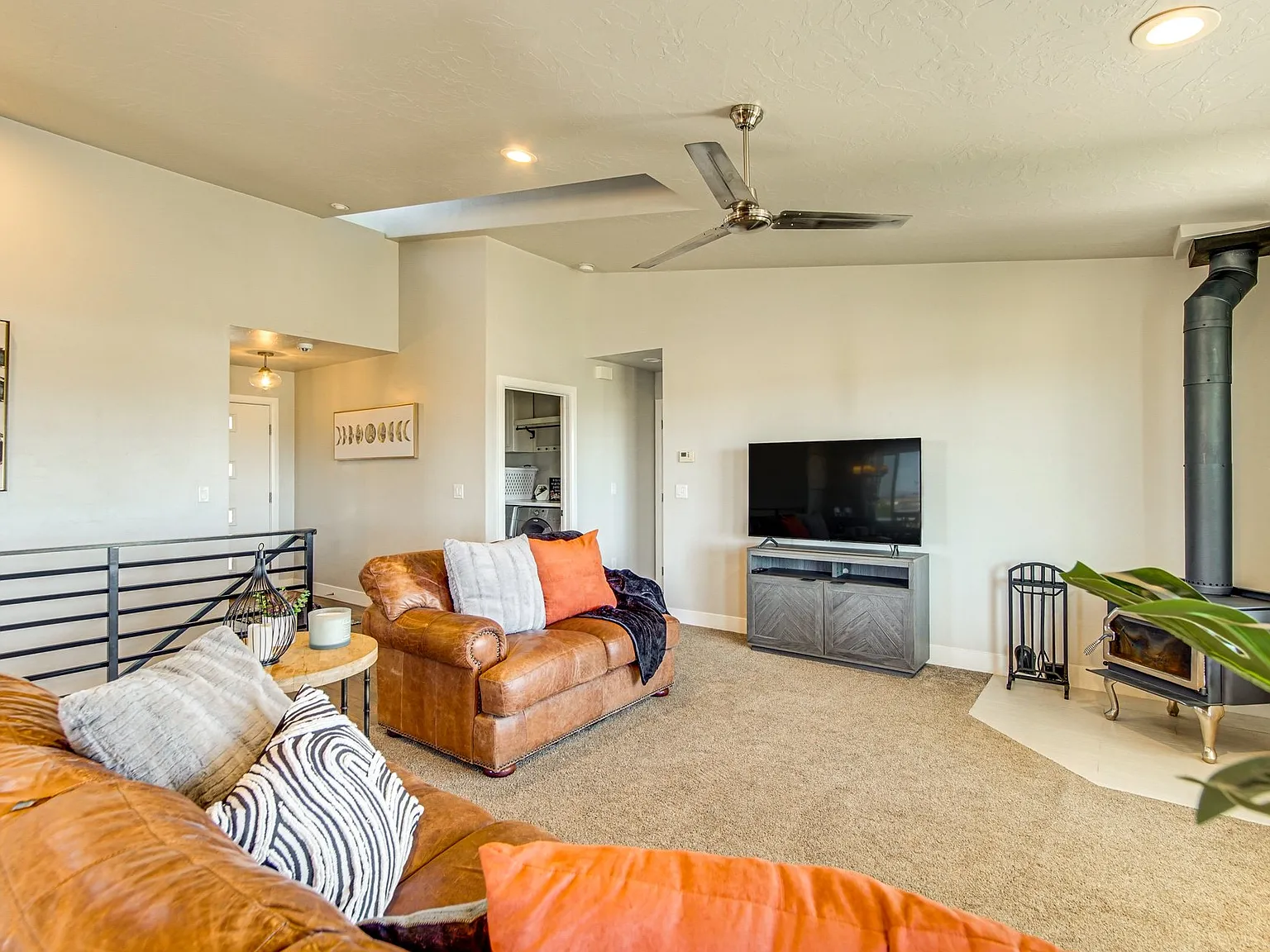 7 bed, 3148 sqft, $3,300 — Photo 4
