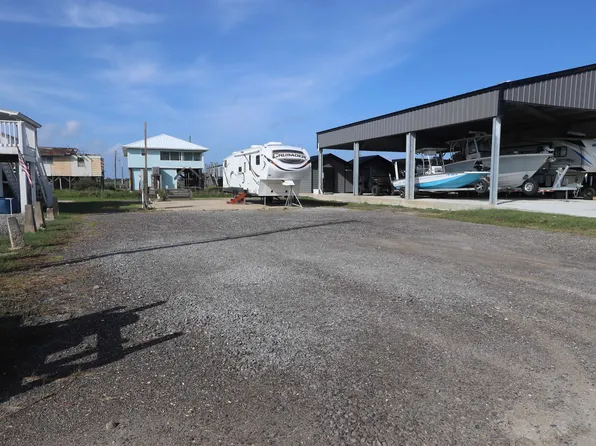 152 Plum Ln, Grand Isle, LA 70358