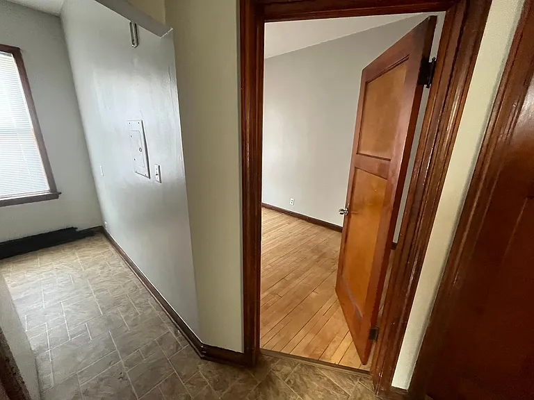 4575 S Packard Ave — Photo 9