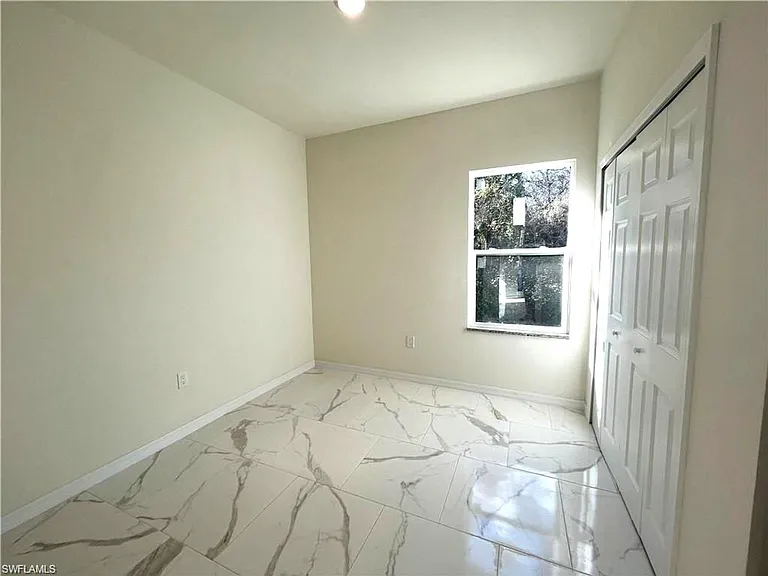 1236 Ramsay St E — Photo 9
