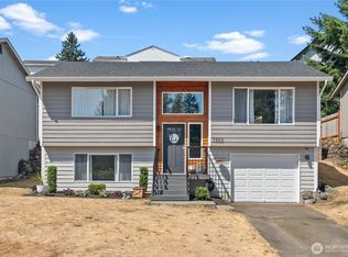 1303 Daniels Ave, Bremerton, WA