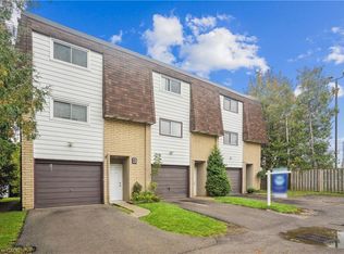 36 Greendale Dr #12, Hamilton, ON L9C5Z4