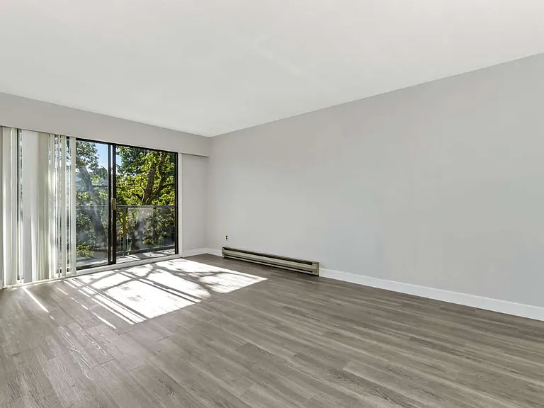 3244 Quadra St — Photo 8