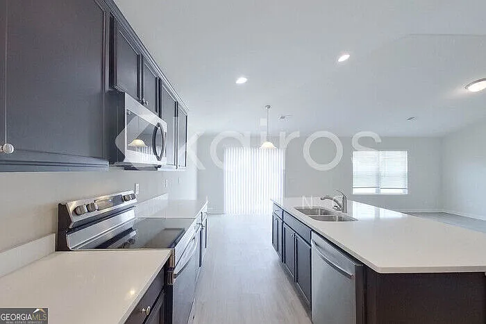 3 bed, 2.0 bath, 1733 sqft, $1,995 — Photo 4
