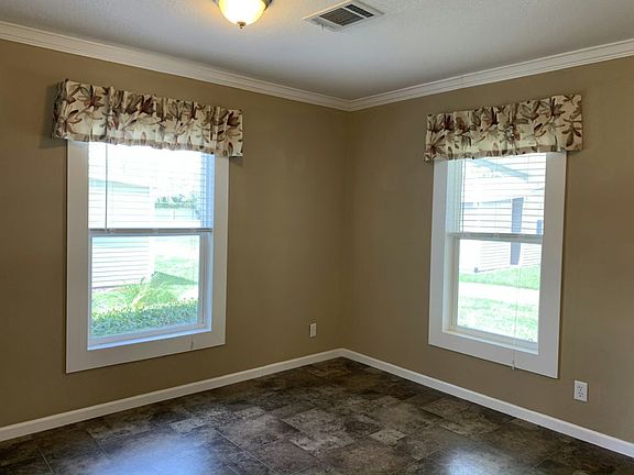 3rd image of 200 Forest Dr #Gw0zcd