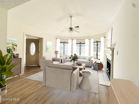 5th image of 104 Pinnacle Court