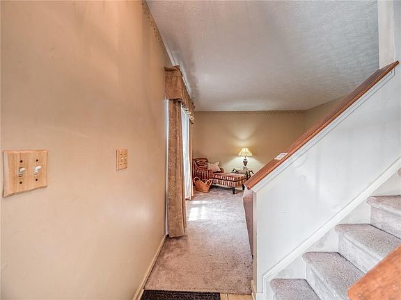 5th image of 5926 King Lear Dr