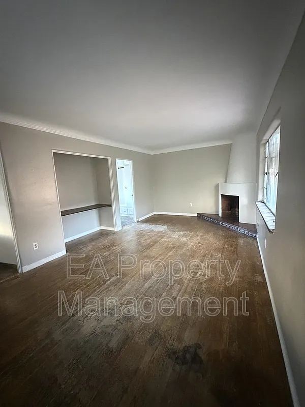 Studio, 1.0 bath, $840 — Photo 2