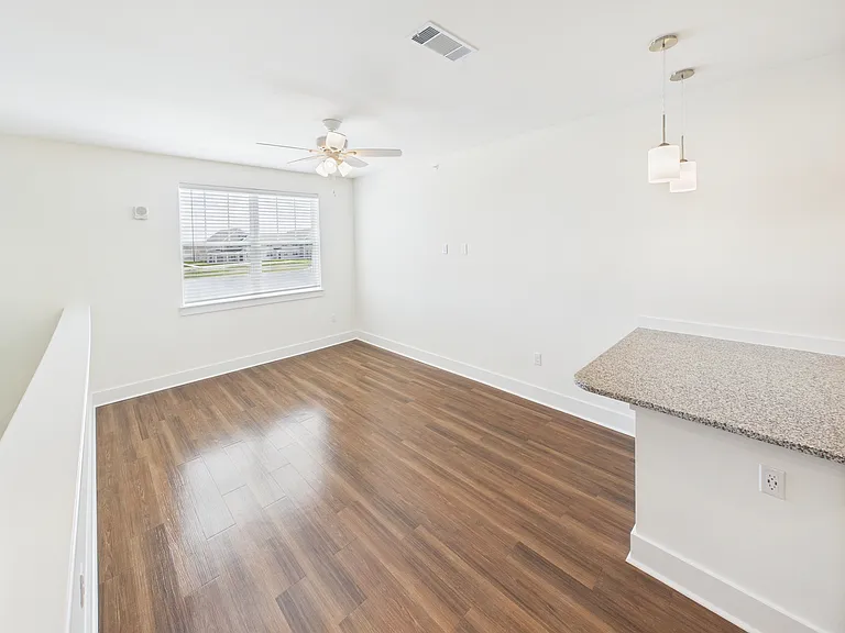 370 Arsdale Ave #28-204 — Photo 1