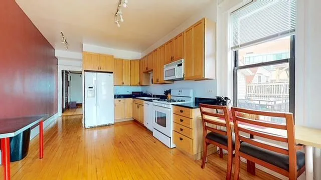 1127 W Patterson Ave — Photo 5