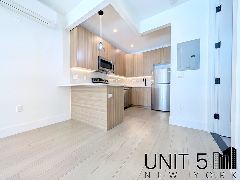 1st image of 255 Clarkson Ave #3