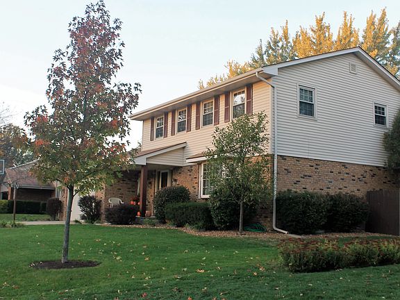 4th image of 232 Fox Trail Dr