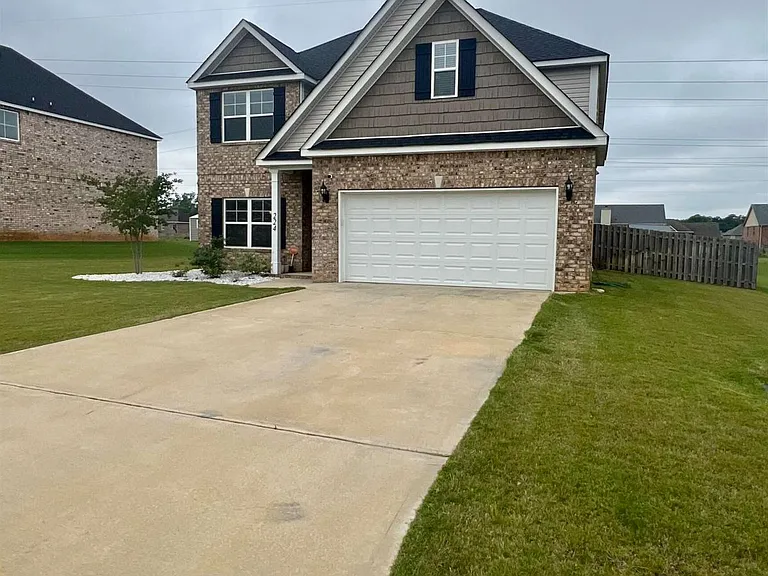 224 Ashley Nicole Ave — Photo 2